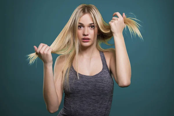 Trockene und beschädigte Haare Problem — Stockfoto