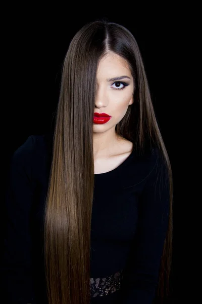 Güzel Kız Kadın Logn Saç Modeliyle Smokey Eyes Kırmızı Ruj — Stok fotoğraf