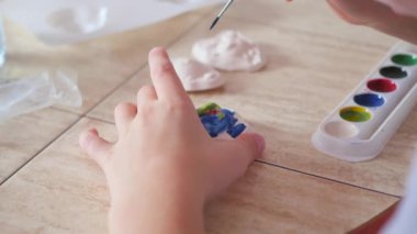 Çocuk sıva rakamlar portre renk boyalar