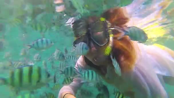 Женщины купают парней видео — img 13