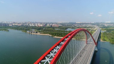 drone uçuş Nehri. Askılı bridge.beautiful manzara