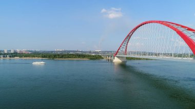 drone uçuş Nehri. Askılı bridge.beautiful manzara