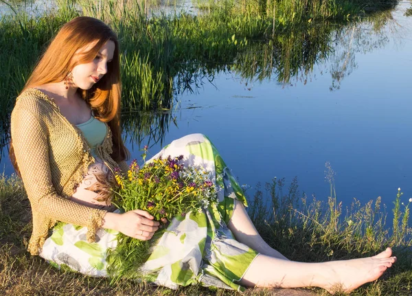 hamile, anne, orman, çiçekler