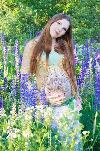 hamile, anne, orman, çiçekler