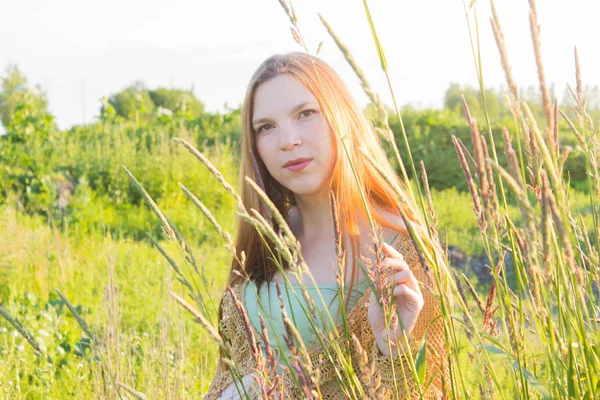 hamile, anne, orman, çiçekler