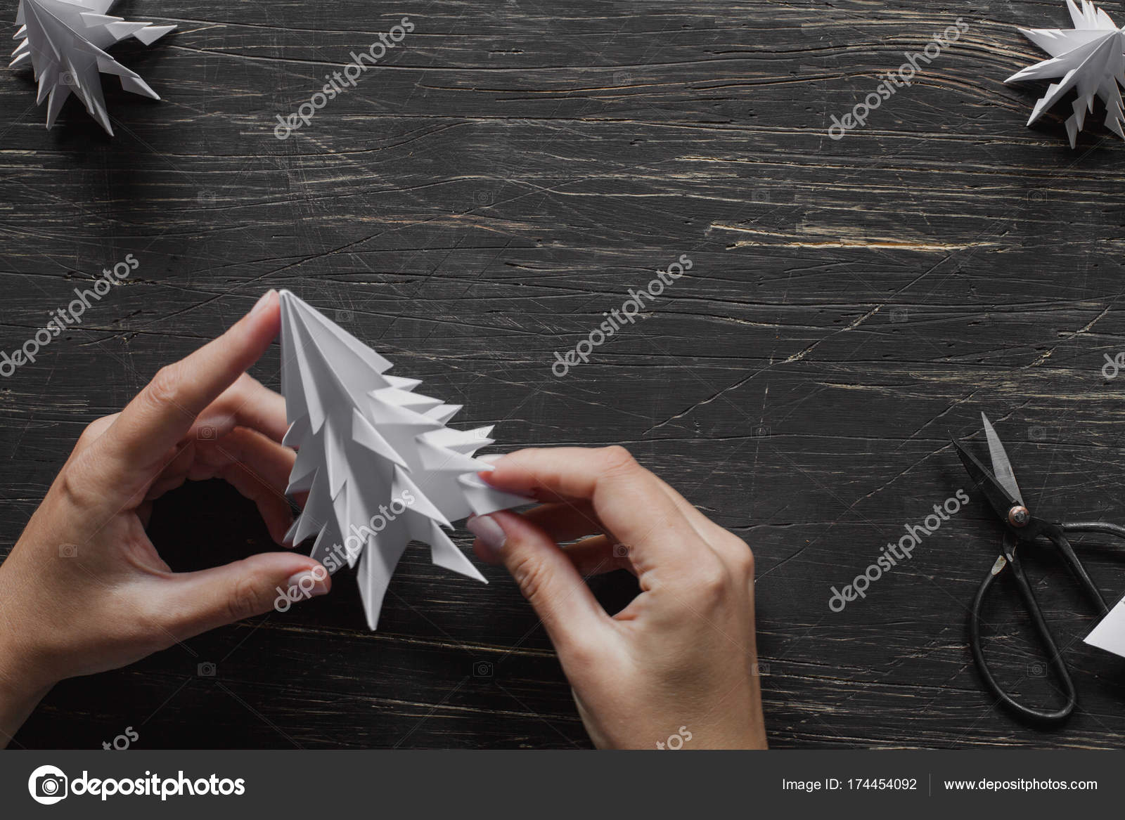 Elaboración Del árbol De Navidad De Origami Paso A Paso