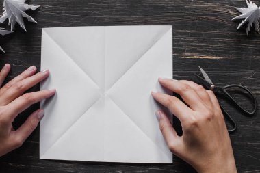 Yılbaşı ağacı yapımı kağıt. Adım adım, öğretici, üst görüntüleme