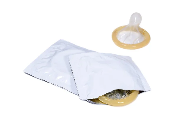 Anticonceptivos: condones en paquete — Foto de Stock