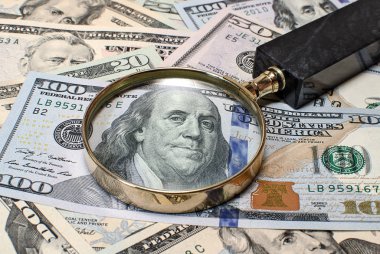 Büyüteç Doları banknot üzerinde