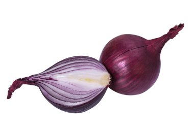 Mor soğan ve beyaz arka plan üzerinde izole dilim