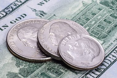 Bize yüz dolarlık banknot sikkelerinde 