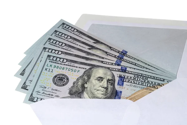 Kağıt bir zarfın içinde 100 dolarlık banknotlar