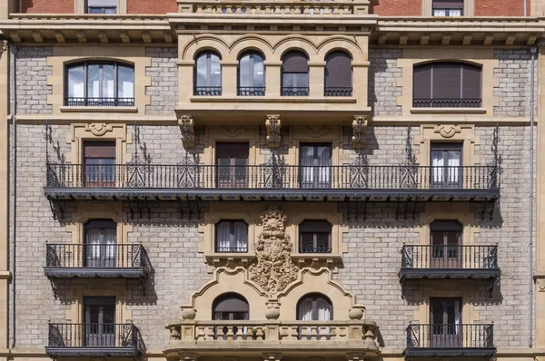House with moulding in city center of Valencia — Stock Photo, Image