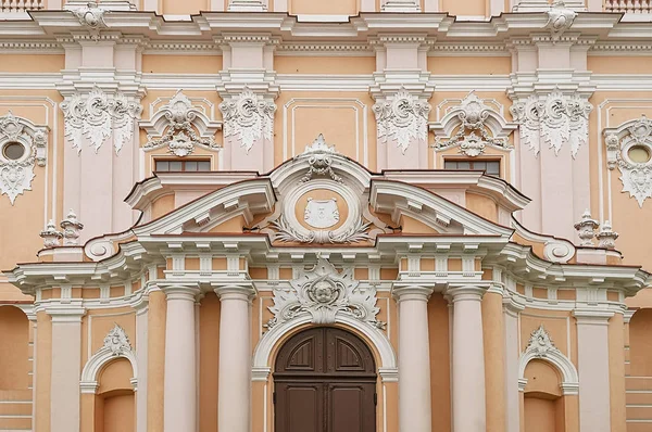 Ściana Kościelna z odlewu w Wilnie — Zdjęcie stockowe