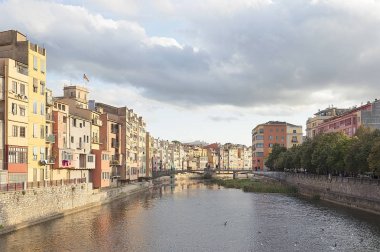 Gün batımı ışık eski Girona şehir