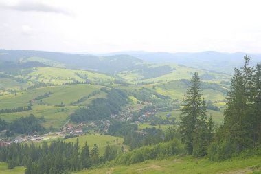 Yaz manzara dağ köyü