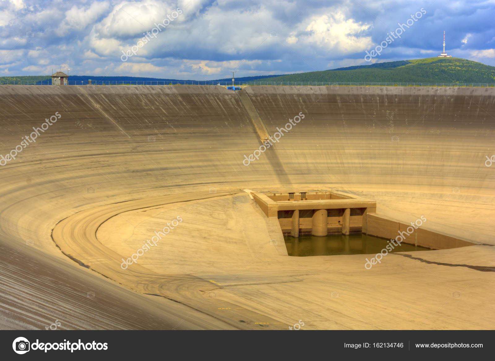 Barragem Superior Vazia Usina Hidrelétrica Bombeamento República Checa  Vista Reservatório — Foto © karelpesorna #162134746, image size:1600x1167