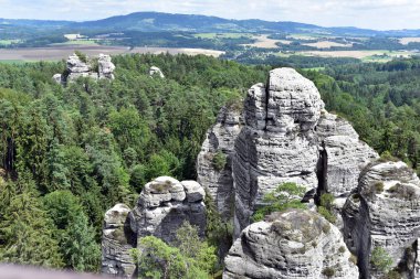 Rock towers adlı Hruboskalsko
