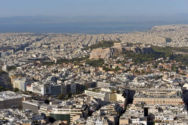雅典和帕台农神庙在卫城山 空中全景从芒 Lycabettus 在雅典 — 图库照片