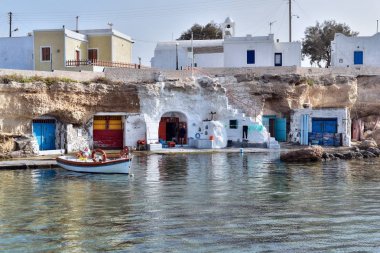 Milos Island - Yunanistan / 09.12.2017: Mandrakia, en güzel sahil köylerinden Milos Island, Yunanistan