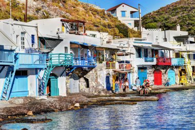 Milos Island - Yunanistan / 09.13.2017: Klima, geleneksel plaj ön Köyü Milos, Yunanistan.