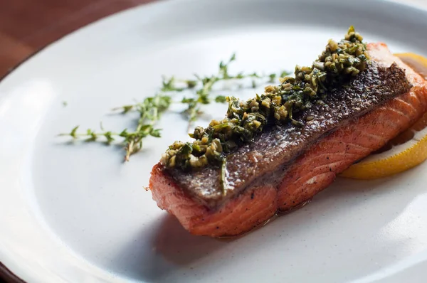 kırmızı balık yemek