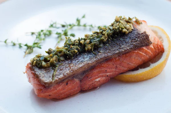 kırmızı balık yemek