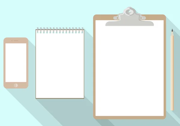 kalem, defter, telefon ve Pano sayfasında boş kağıt