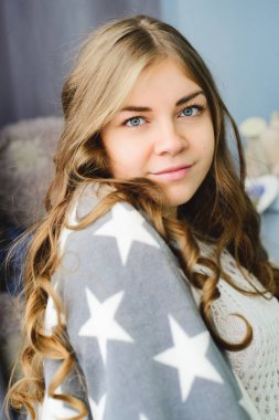 sarışın beyaz kadın