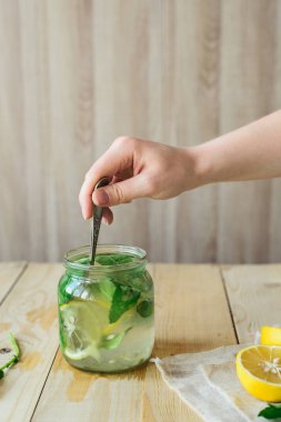 ev yapımı limonata pişirme