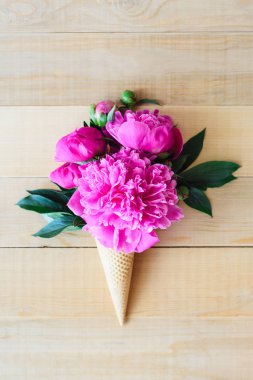 Peonies gözleme koni