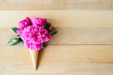 Peonies gözleme koni