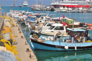 balıkçı tekneleri ve Balık ağı bağlantı noktası