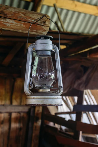 Lámpara vieja de queroseno — Foto de Stock