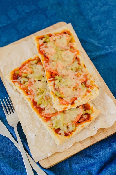 Vegetarisk rektangulär pizza — Stockfoto