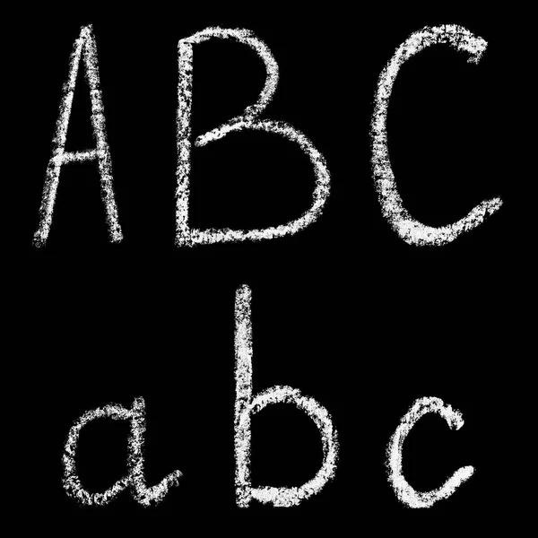A, b, c рукописні білі крейдяні літери ізольовані на чорному тлі — стокове фото