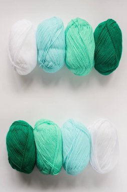 akrilik pastel renkli yün iplik izleri.