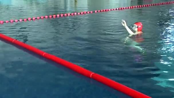 Aquathlon (lutte sous-marine), entrainement en piscine . — Video