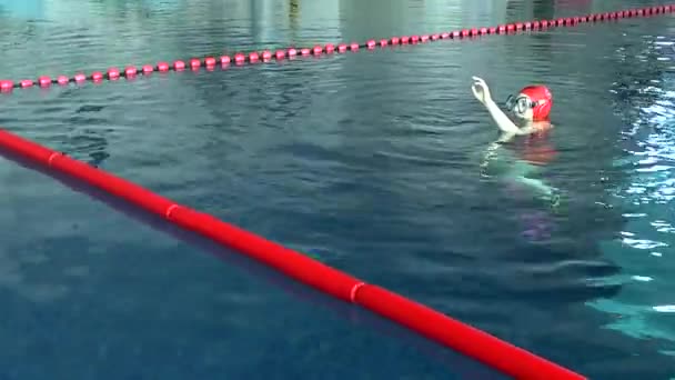 Aquathlon (Unterwasser-Ringen), Training im Pool.