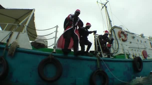Dykkere fejrer nytår under vand . – Stock-video