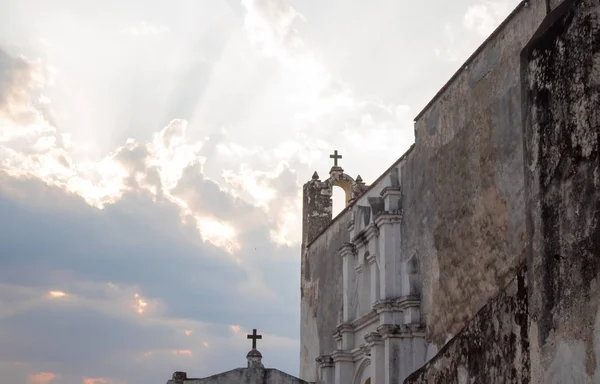 Iglesia vista lateral