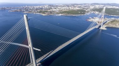 Vladivostok, çöpünü Köprüsü.