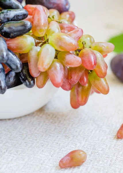 Sweet Grape White Bowl Close — Stock Photo, Image