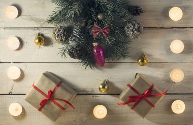 Mumlar ile Noel kompozisyon. Üstten Görünüm