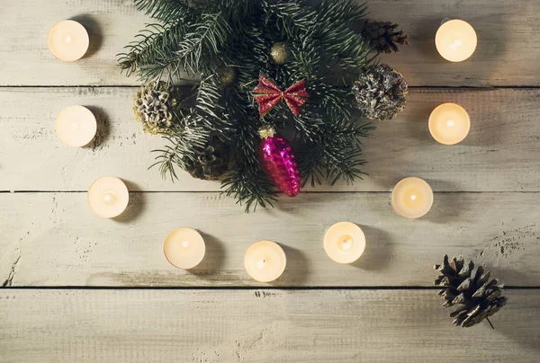 Mumlar ile Noel kompozisyon. Üstten Görünüm