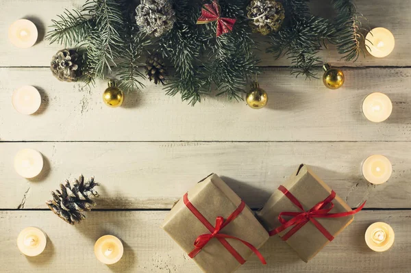 Mumlar ile Noel kompozisyon. En iyi görünüm ve kopya alanı