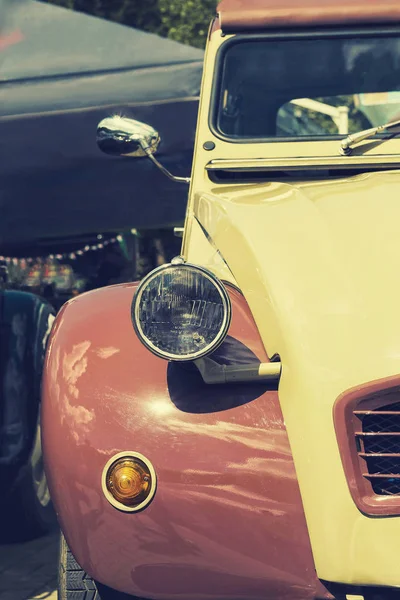 Headlights of an old vintage car. — Stock Photo, Image