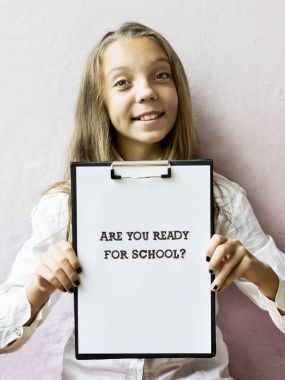 Metin ile şirin sarışın kız Lisesi redy misiniz. Eğitim.