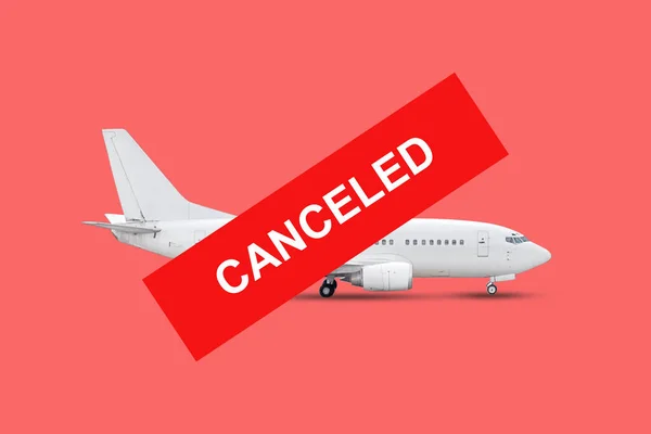 Dibatalkan Melintasi Pesawat Dengan Latar Belakang Merah Pembatalan Penerbangan Karena — Stok Foto