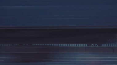 Gece trafik Birzhevoy köprü timelapse Sankt Petersburg, Rusya